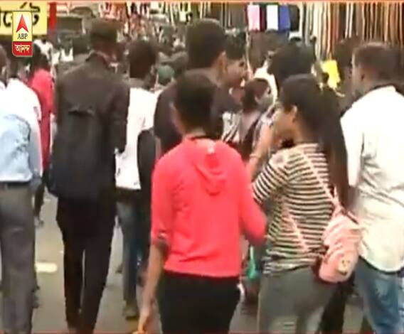 আনন্দ সকাল(২): মাস্ক না পরার অভিনব যুক্তি! রবিবার পুজোর বাজারে উপচে পড়া ভিড়, অপেক্ষা করছে কি ভয়ঙ্কর পরিস্থিতি?