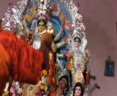 শারদ আনন্দ ২০২০: 'দ্রুত করনামুক্ত হোক বিশ্ব', এই প্রার্থনায় ভর করে ১১৪ বছরে পা দিল উ. ২৪ পরগনার দে বাড়ির পুজো