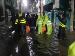हैदराबाद में भारी बारिश ने मचाई तबाही, बोल्डर गिरने से कई लोगों की हुई मौत | Namaste Bharat