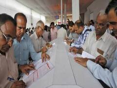 Patna: Income Tax department raids Congress party's office 