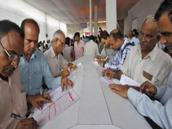 Patna: Income Tax department raids Congress party's office 