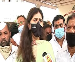 ऊसतोड कामगारांच्या प्रश्नावर शरद पवारांच्या उपस्थितीत बैठक, पंकजा, धनंजय, सुरेश धस यांची उपस्थिती