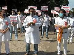 રાજકોટમાં ટ્યૂશન ક્લાસિસ શરૂ કરવાની મંજૂરી આપવાની માંગ સાથે મૌન રેલી યોજાઇ