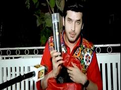 What's in your bag Paras Kalnawat aka Anupamaa's Samar?