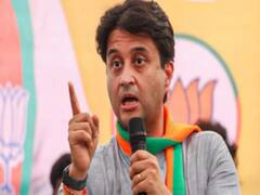 'Item' वाले बयान पर Jyotiraditya Scindia ने कहा, MP की जनता सिखाएगी Kamal Nath को सबक