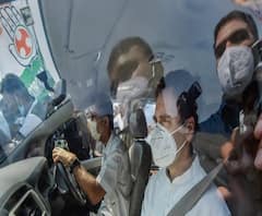 Hathras Update: 'ভারতবর্ষে এখন মোদি ছাড়া আর কেউ রাস্তা দিয়েও হাঁটতে পারেনা' হাথরসের পথে যোগী-পুলিশের গলাধাক্কা খেলেন রাহুল, পড়ে গেলেন মাটিতে...