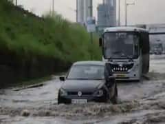 Pune Rains: पुणे में दोबारा तेज बारिश शुरू, सड़कें बनीं तालाब, घरों में भी घुसा पानी | Namaste Bharat