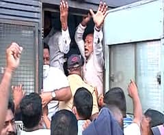 Kolhapur | कोल्हापूरमध्ये छत्रपती शिवरायांच्या पुतळ्यावरून मोठा तणाव, पुतळा हटवण्याची प्रक्रिया सुरू