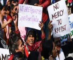 হাথরসে সমাজবাদী পার্টির প্রতিনিধি দল, বিচারের দাবিতে বিক্ষোভ, স্লোগান 