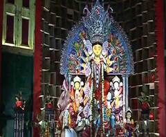 শারদ আনন্দ ২০২০: ভবানীপুর অবসর ক্লাবের পুজো এবছর ৭০-এ পা দিল, এবার তাদের ভাবনা ‘প্রশ্ন’