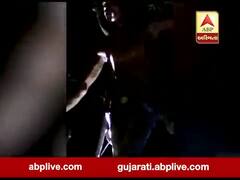 દાહોદઃ ઝાડ પર ચડેલા ચોરને નહીં મારવાનું કહીને લોકોએ ઉતાર્યો, પછી કરી બેફામ ધોલાઈ, 
