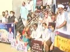 વડોદરા શહેર કોગ્રેસે ખેડૂતો અને મજૂર કાયદાને લઇને કર્યો વિરોધ, જુઓ વીડિયો