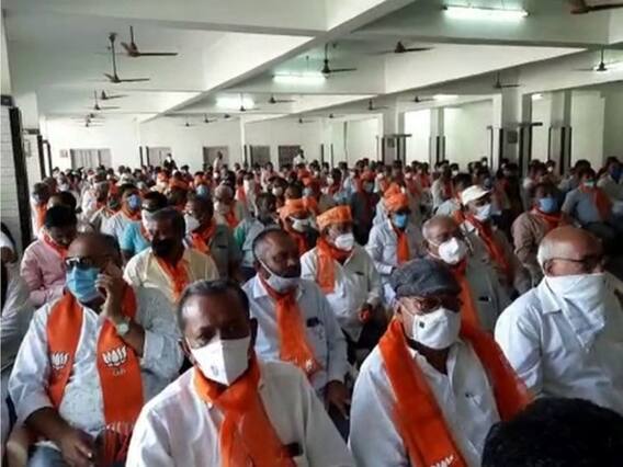 ગઢડા ભાજપના કાર્યાલયના ઉદ્ધાટન સમયે સોશિયલ ડિસ્ટન્સના ધજાગરાને લઇને ફરિયાદ