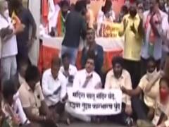 Maharashtra: कई जिलों मंदिर खोलने को लेकर BJP का आंदोलन, कहा mall खुल सकते हैं तो मंदिर क्यों नहीं?