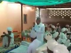 બનાસકાંઠાના આ સાંસદે સોશિયલ ડિસ્ટન્સના નિયમોનો કર્યો ભંગ, જુઓ વીડિયો