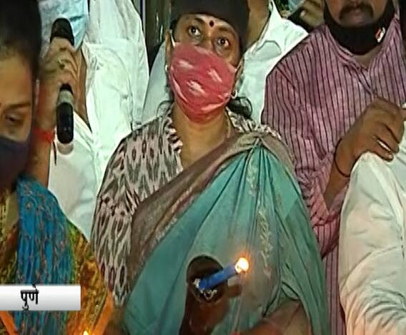 Hathras Case | हाथरस बलात्काराच्या निषेधार्थ पुण्यात लाल महाल ते टिळक पुतळा कॅन्डल मार्च