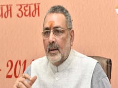 Giriraj Singh visits temple ahead of first phase of voting in Bihar