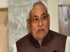 Nitish Kumar की रैली के दौरान हंगामा, एक शख्स चिल्लाने लगा 'चोर चोर' 