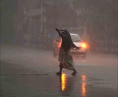 নিম্নচাপের জের, দক্ষিণবঙ্গজুড়ে বিক্ষিপ্ত বৃষ্টির সম্ভাবনা