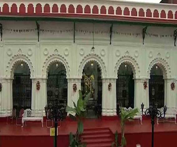 আজ মহানবমী, আভিজাত্যে ভরপুর শোভাবাজার রাজবাড়িতে সকাল থেকেই শুরু পুজো-প্রস্তুতি 