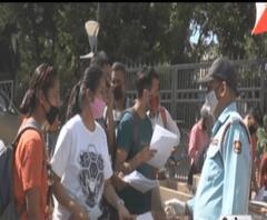 HNB यूनिवर्सिटी में भीड़, भीड़ में कैसे रुकेगा कोरोना?