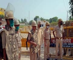 শিরোনাম: হাথরসে এবিপি আনন্দকে আটকাতে মরিয়া যোগী সরকার, এখনও পড়ে নির্যাতিতার দেহাবশেষ, সঙ্গে আরও খবর