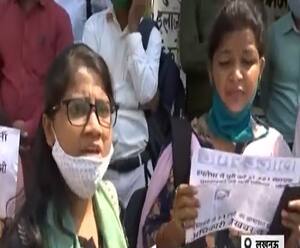 UP Teachers Recruitment : सिस्टम की अंधेरगर्दी, सड़क पर अभ्यर्थी| Mudde Ki Baat| ABPGanga 