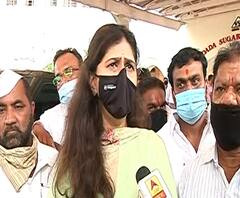 Pune | भाजपने ऊसतोड कामगारांच्या प्रश्नाला पक्षीय स्वरूप दिलं,पंकजा मुंडे यांची भाजप नेतृत्वावर टीका
