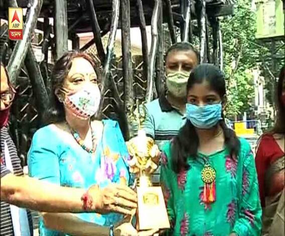 শারদ আনন্দ ২০২০: শারদ আনন্দ সম্মান | ঘূর্ণিঝড়ে ক্ষতিগ্রস্থ ৭৫টি পরিবারের দায়িত্ব, সহমর্মীতায় সেরা পুজোর স্বীকৃতি সমাজসেবী সঙ্ঘের