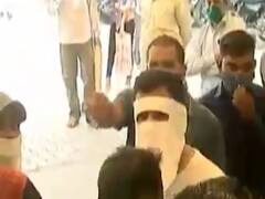 સુરતમાં અઠવાલાઈન્સ જનસેવા કેન્દ્રમાં એપેડેમીક એક્ટનો ભંગ, જુઓ વીડિયો