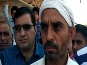 कर्ज के तले दबे किसान ने की आत्महत्या, प्रशासन ने 25 साल पहले मरी पत्नी से झगड़े को बताया मौत की वजह