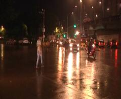 #MumbaiRains मुंबईत आणखी काही तास मुसळधारेचा अंदाज, नागरिकांनी गरज नसल्यास बाहेर न पडण्याच्या सूचना