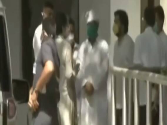 Sonia Gandhi से मुलाकात के बाद Rahul और Priyanka Hathras के लिए रवाना हुए