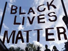 Philadelphia: People stage protest against Police over death of black citizen 