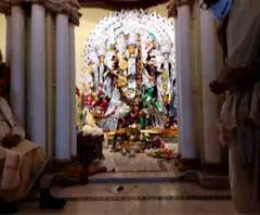 শারদ আনন্দ ২০২০: বন্ধ সিঁদুরখেলা, দর্পণ বিসর্জনেই উমার বিদায় কাশিমবাজার ছোটো রাজবাড়িতে 