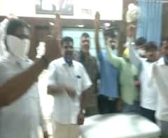 Eknath Khadse to join NCP | एकनाथ खडसे यांच्या घराबाहेर समर्थकांचा जल्लोष