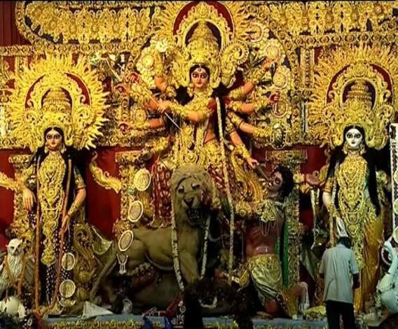 শারদ আনন্দ ২০২০: নবমী সকালে একডালিয়া এভারগ্রিনে পুজো দিলেন মন্ত্রী সুব্রত মুখোপাধ্যায় 