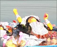 দ্রুত তুলে ফেলা হচ্ছে কাঠামো, দূষণ রোধে গঙ্গার ঘাট পরিষ্কারে তৎপর কলকাতা পুরসভা