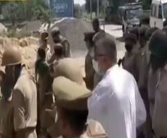 হাথরসে তৃণমূল প্রতিনিধিদের নির্যাতিতার গ্রামে যেতে বাধা, ধাক্কাধাক্কিতে মাটিতে পড়ে গেলেন ডেরেক ও ব্রায়েন