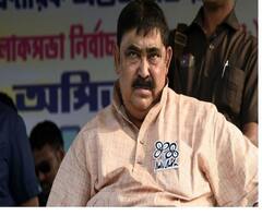 ফের তৃণমূলের গোষ্ঠীকোন্দল বীরভূমে, অনুব্রতর সামনেই দুই নেতার অনুগামীদের হাতাহাতি