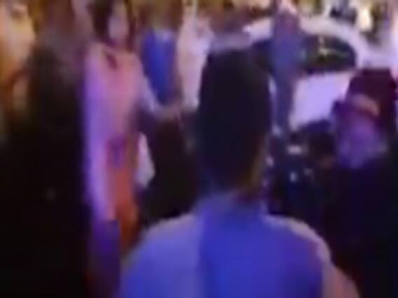 સુરતમાં મહિલાની છેડતી કરનાર રોમિયોની ધોલાઇ કરાઇ, મહિલાને ખરાબ ઇશારા કર્યાનો આરોપ