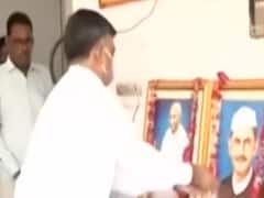 When Hathras DM evaded ABP News' questions, drove away | ABP Reporter