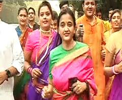 Dussehra 2020 | पुण्यात दसऱ्यानिमित्त ट्रॅडिशनल रन; नववारी साडी नेसून महिला रस्त्यावर