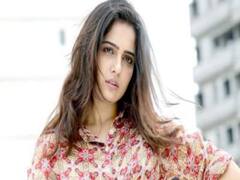 Actress Malvi Malhotra attacked with knife, admitted in hospital | Mumbai 