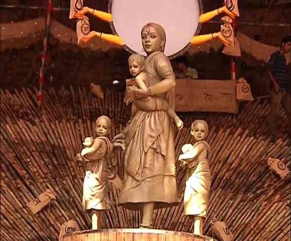 শারদ আনন্দ ২০২০: বেহালার বড়িশা ক্লাবের পুজোর থিমে এবার পরিযায়ী শ্রমিকদের যন্ত্রণা-চিত্র, তাক লাগাচ্ছে রিন্টু দাসের সৃষ্টি