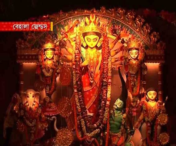 শারদ আনন্দ ২০২০: বেহালা ফ্রেন্ডস ক্লাবের মণ্ডপ সেজে উঠেছে পুরনো জমিদারবাড়ির আদলে