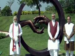 गुजरात: PM Modi ने जंगल सफारी का लिया जायज़ा, जानवरों की 400 से ज्यादा प्रजातियां रखी गई हैं