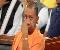 Hathras Case में कई आला अफसरों पर बड़ी कार्रवाई कर सकती है Yogi सरकार|ABPGanga
