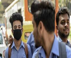 আনন্দ সকাল (৪) : ১৫ তারিখের পর স্কুল-কলেজ খোলায় সম্মতি কেন্দ্রের, মধ্যপ্রদেশের গ্রামে লাউড স্পিকারে গান গেয়ে বিজ্ঞান পড়াচ্ছেন শিক্ষিকা