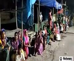 Firozabad: आखिर क्यों आधी रात से लगती है शहर में लाइन| Mudde Ki Baat| ABPGanga